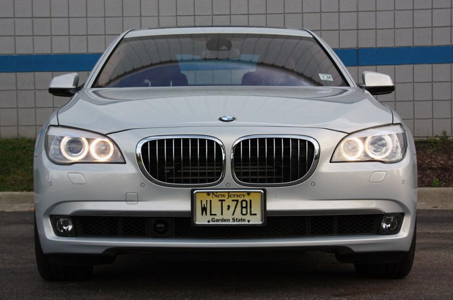  BMW 760iL 2010 года  (фото 26 из 71)